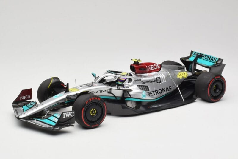 Mercedes AMG W13 E Performance Petronas #44 L. Hamilton Brazilian GP 2022 Minichamps 1:18 110222144 Sveķi