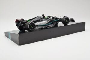 Mercedes AMG W14 E Performance Petronas #63 G. Russell Bahrain GP 2023 Minichamps 1:18 113230163 Sveķi — attēls 3 no 7