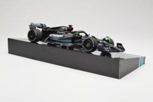 Mercedes AMG W14 E Performance Petronas #63 G. Russell Bahrain GP 2023 Minichamps 1:18 113230163 Sveķi — attēls 4 no 7