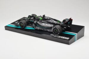Mercedes AMG W14 E Performance Petronas #63 G. Russell Bahrain GP 2023 Minichamps 1:18 113230163 Sveķi — attēls 5 no 7