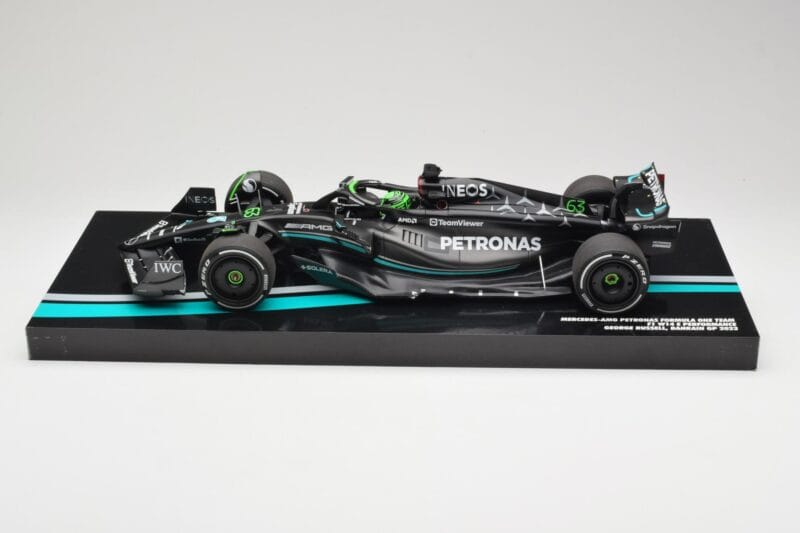 Mercedes AMG W14 E Performance Petronas #63 G. Russell Bahrain GP 2023 Minichamps 1:18 113230163 Sveķi