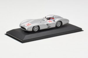 Mercedes W196 Streamliner #16 J.M. Fangio GP Italy Winner 1954 Minichamps 1:43 432543016 Metāls — attēls 2 no 4
