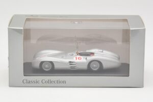 Mercedes W196 Streamliner #16 J.M. Fangio GP Italy Winner 1954 Minichamps 1:43 432543016 Metāls — attēls 4 no 4