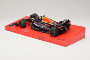 Red Bull Racing RB18 #1 M. Verstappen Oracle Winner Dutch GP 2022 Minichamps 1:18 113223501 Metāls — attēls 5 no 7