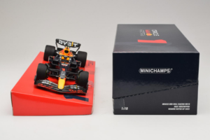 Red Bull Racing RB18 #1 M. Verstappen Oracle Winner Dutch GP 2022 Minichamps 1:18 113223501 Metāls — attēls 6 no 7