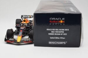 Oracle Red Bull Racing RB18 #1 M. Verstappen Winner Belgian GP 2022 Minichamps 1:18 110221401 Metāls — attēls 6 no 7