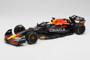 Oracle Red Bull Racing RB18 #1 M. Verstappen Winner Italian GP 2022 Minichamps 1:18 110221601 Metāls