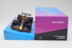 Red Bull Racing RB18 #1 M. Verstappen Winner Miami GP 2022 Minichamps 1:18 113220501 Metāls — attēls 6 no 7