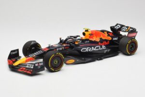 Oracle Red Bull Racing RB18 #11 S. Perez Saudi Arabian GP 2022 Minichamps 1:18 110220011 Metāls