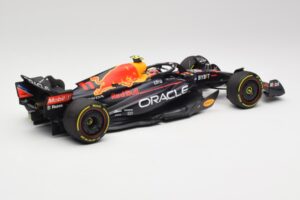 Oracle Red Bull Racing RB18 #11 S. Perez Abu Dhabi GP 2022 Minichamps 1:18 110222211 Metāls — attēls 2 no 7