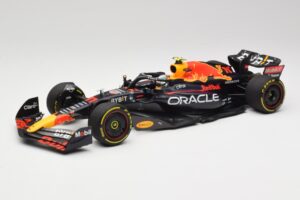 Oracle Red Bull Racing RB18 #11 S. Perez Abu Dhabi GP 2022 Minichamps 1:18 110222211 Metāls