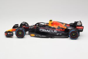 Oracle Red Bull Racing RB18 #11 S. Perez Monaco GP Winner Rain Tyre Version 2022 Minichamps 1:18 110222711 Metāls — attēls 3 no 7