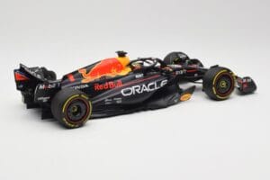 Oracle Red Bull Racing RB19 #1 M. Verstappen Winner Abu Dhabi GP 2023 Minichamps 1:18 110232301 Metāls — attēls 2 no 7