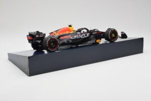 Red Bull Racing RB19 #11 S. Perez Winner Saudi Arabian GP 2023 Minichamps 1:18 113230111 Metāls — attēls 3 no 6