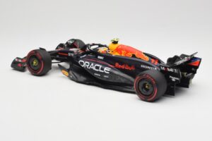 Red Bull Racing RB20 #11 S. Perez Bahrain GP 2024 Minichamps 1:18 110240111 Metāls — attēls 5 no 7