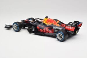 Red Bull Racing Honda RB16B #33 M. Verstappen Turkish GP 2nd Place 2021 Minichamps 1:18 110211633 Metāls — attēls 5 no 7