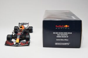 Red Bull Racing Honda RB16B #33 M. Verstappen Belgian GP Winner 2021 Minichamps 1:18 110211333 Sveķi — attēls 6 no 7