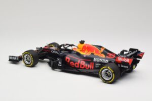 Red Bull Racing Honda RB16B #33 M. Verstappen Mexican GP Winner 2021 Minichamps 1:18 110211933 Sveķi — attēls 5 no 6