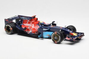 Red Bull Racing RB6 #6 M. Webber F1 Showcar 2010 Minichamps 1:18 150100076 Metāls — attēls 4 no 6