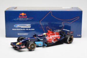 Red Bull Racing RB6 #6 M. Webber F1 Showcar 2010 Minichamps 1:18 150100076 Metāls — attēls 6 no 6