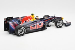 Red Bull RB6 #7 M. Webber Red Bull Racing Showcar 2010 Minichamps 1:18 150100076-R1 Metāls — attēls 2 no 6