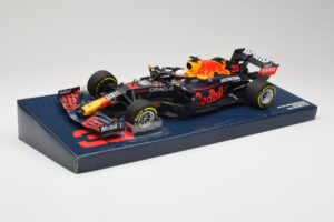 Red Bull Racing Honda RB16B #33 M. Verstappen Emilia Romagna GP 2021 Case Edition Minichamps 1:18 113210133 Sveķi — attēls 2 no 7