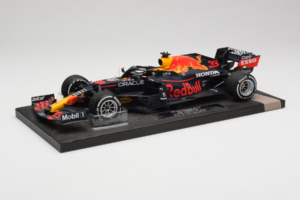 Red Bull Racing RB16B #33 M. Verstappen Monaco GP Winner 2021 Minichamps 1:18 113210533-R1 Sveķi — attēls 2 no 6