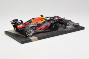 Red Bull Racing RB16B #33 M. Verstappen Monaco GP Winner 2021 Minichamps 1:18 113210533-R1 Sveķi — attēls 3 no 6