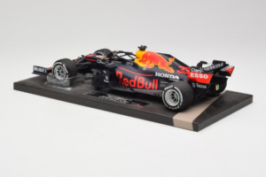 Red Bull Racing RB16B #33 M. Verstappen Monaco GP Winner 2021 Minichamps 1:18 113210533-R1 Sveķi — attēls 5 no 6
