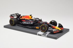 Oracle Red Bull Racing RB18 #33 M. Verstappen Belgian GP 2022 Minichamps 1:18 113221401 Sveķi — attēls 4 no 7
