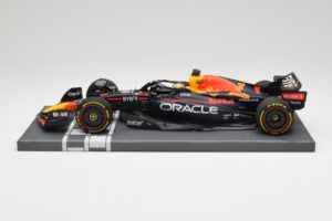 Oracle Red Bull Racing RB18 #33 M. Verstappen Mexican GP 2022 Minichamps 1:18 113222001 Sveķi