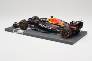 Oracle Red Bull Racing RB18 #33 M. Verstappen Mexican GP 2022 Minichamps 1:18 113222001 Sveķi — attēls 5 no 7