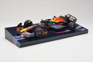 Oracle Red Bull Racing RB19 #33 M. Verstappen Miami GP 2023 Case Edition Minichamps 1:18 113233501 Sveķi — attēls 2 no 7