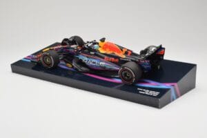 Oracle Red Bull Racing RB19 #33 M. Verstappen Miami GP 2023 Case Edition Minichamps 1:18 113233501 Sveķi — attēls 5 no 7