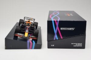 Oracle Red Bull Racing RB19 #33 M. Verstappen Miami GP 2023 Case Edition Minichamps 1:18 113233501 Sveķi — attēls 6 no 7