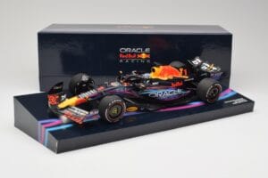Oracle Red Bull Racing RB19 #33 M. Verstappen Miami GP 2023 Case Edition Minichamps 1:18 113233501 Sveķi — attēls 7 no 7