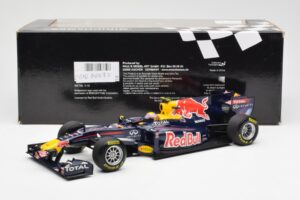 Red Bull Racing RB7 #2 M. Webber Showcar F1 2011 Minichamps 1:18 110110072 Metāls — attēls 6 no 6