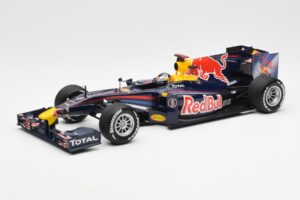 Red Bull Racing Renault RB5 #5 S. Vettel Showcar 2010 Minichamps 1:18 153100175 Metāls