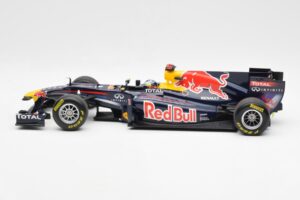 Red Bull Racing Renault RB6 #5 S. Vettel F1 World Champion 2010 Minichamps 1:18 110100005 Metāls — attēls 3 no 6
