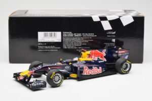 Red Bull Racing Renault RB6 #5 S. Vettel F1 World Champion 2010 Minichamps 1:18 110100005 Metāls — attēls 6 no 6
