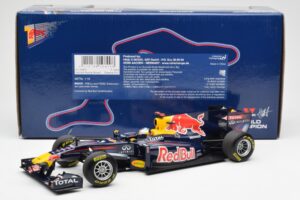 Red Bull Racing Renault RB6 #5 S. Vettel F1 World Champion Showcar 2010 Minichamps 1:18 150100075 Metāls — attēls 6 no 6