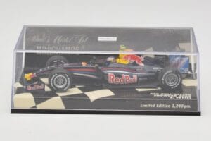 Red Bull Racing Renault RB5 #15 S. Vettel Showcar 2009 Minichamps 1:43 400090085 Metāls — attēls 5 no 5