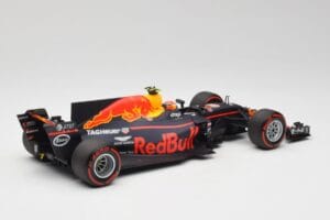 Red Bull Racing RB13 Tag Heuer #33 M. Verstappen Australian GP 2017 Minichamps 1:18 110170033 Sveķi — attēls 2 no 7