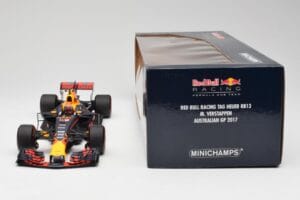 Red Bull Racing RB13 Tag Heuer #33 M. Verstappen Australian GP 2017 Minichamps 1:18 110170033 Sveķi — attēls 6 no 7