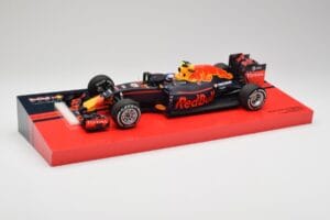 Red Bull RB12 #33 M. Verstappen Spain GP Winner 2016 Minichamps 1:18 147160533 Metāls — attēls 2 no 6