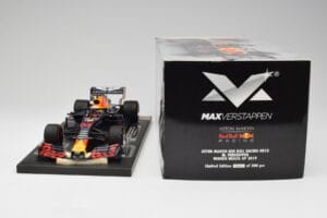 Red Bull RB15 #33 M. Verstappen Brazil GP Winner 2019 Minichamps 1:18 113191933 Metāls — attēls 7 no 7
