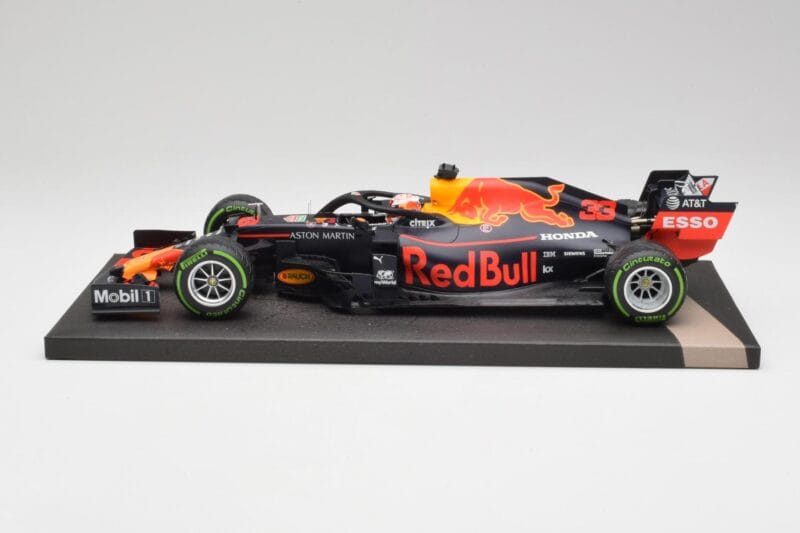 Red Bull RB15 #33 M. Verstappen German GP Winner Wet 2019 Minichamps 1:18 113191133 Metāls