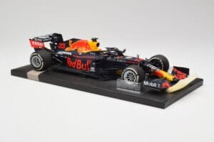 Red Bull RB16 #33 M. Verstappen Abu Dhabi GP Winner 2020 Minichamps 1:18 113201733 Metāls — attēls 4 no 6