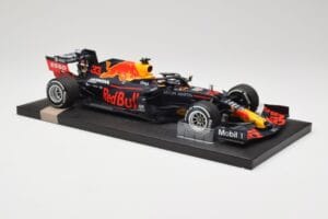 Red Bull RB16 #33 M. Verstappen Red Bull Racing 70th Anniversary GP Winner 2020 Minichamps 1:18 113200533-M1 Sveķi — attēls 4 no 7