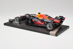 Red Bull RB16B #33 M. Verstappen Dutch GP Winner 2021 Minichamps 1:18 113212533 Metāls — attēls 5 no 7